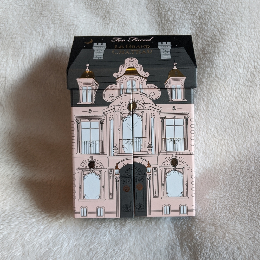 BNIB Too Faced Le Grande Chateau